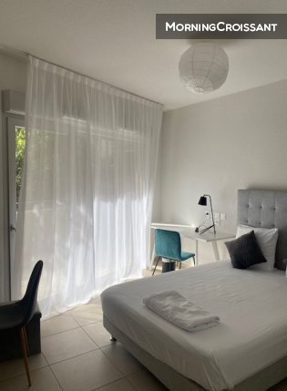 Furnished studio flat