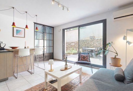 2bedroom flat, with garden