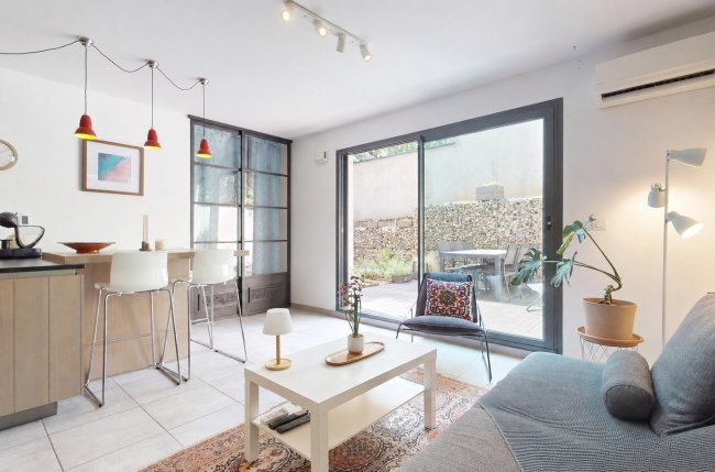 2bedroom flat, with garden