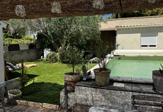 100 m²,3 bedrooms furnished, garden