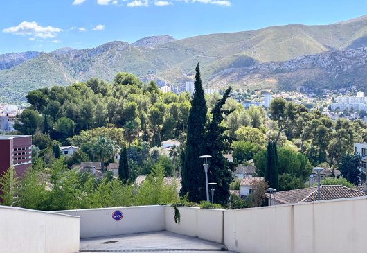 Bright 3BR flat with terrace