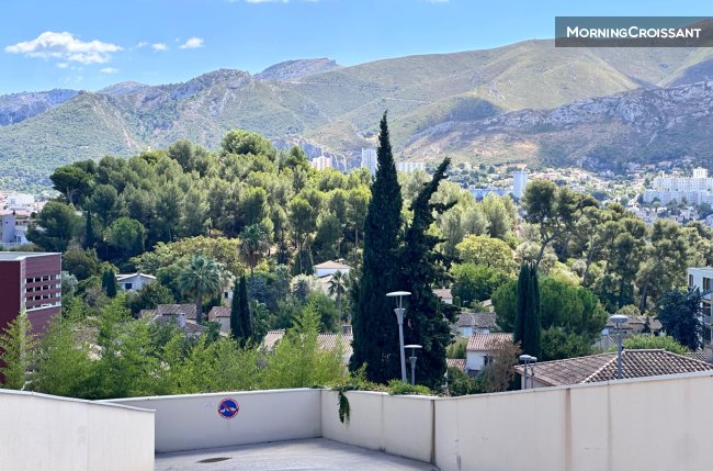 Bright 3BR flat with terrace