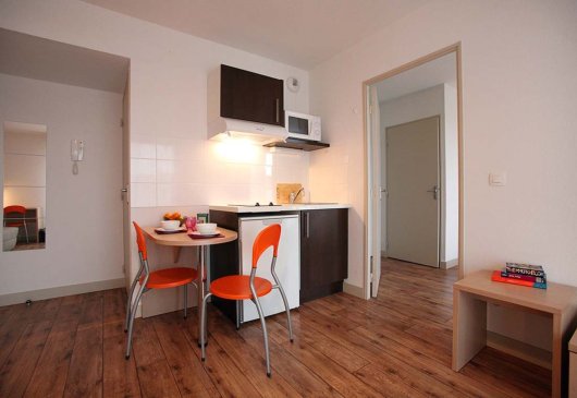 Charming flat in a residence