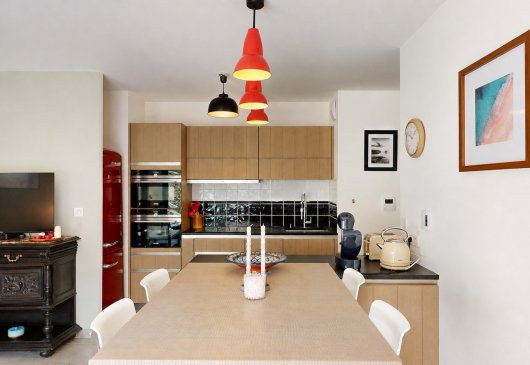 Three-bedroom flat with garden