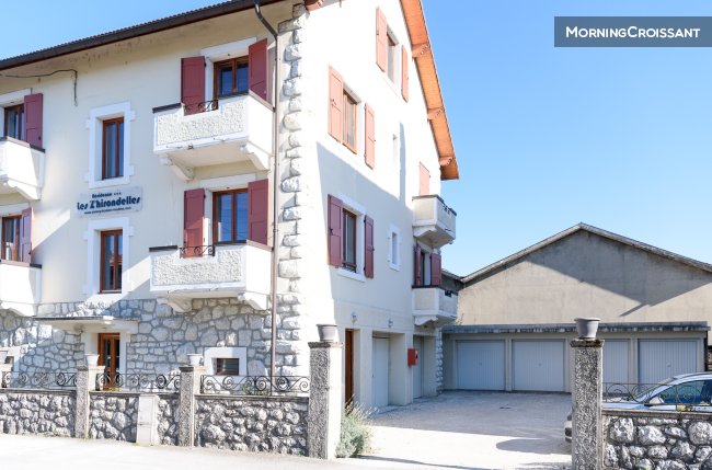 FURNISHED FLAT 33 m² NEAR STATION