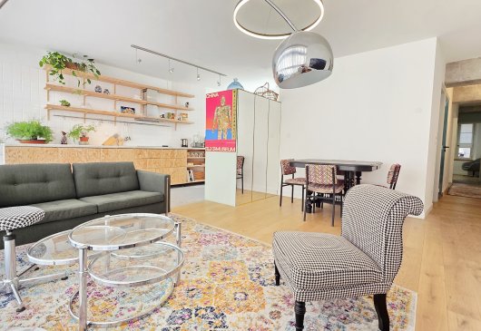 Flat overlooking the courtyard