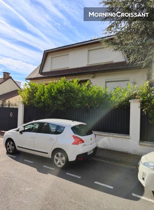 Large furnished house with a garden