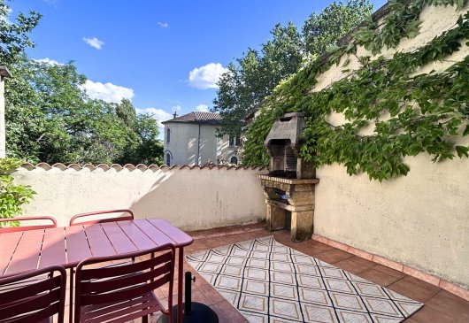 Furnished flat inside Avignon