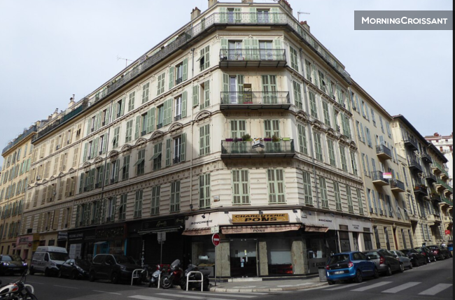 Renovated 2bedroom flat Nice center