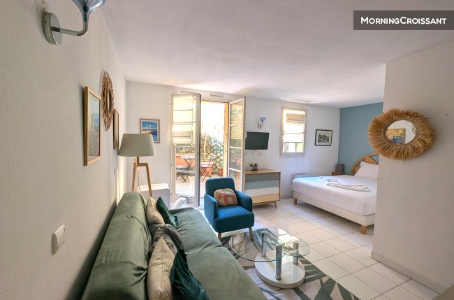 large studio Vieux Nice, terrace