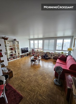 2 bedroom flat with parking