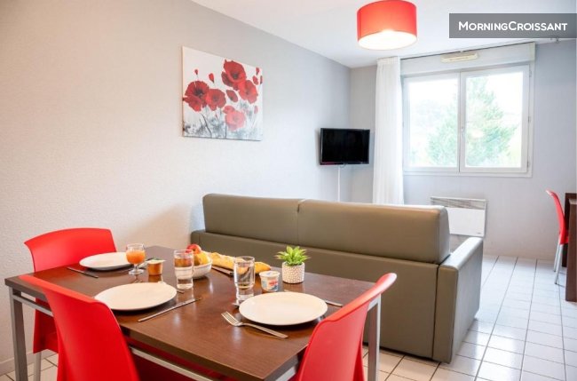 Fully fitted two-bedroom flat