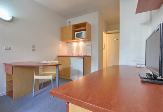 Practical and furnished Studio